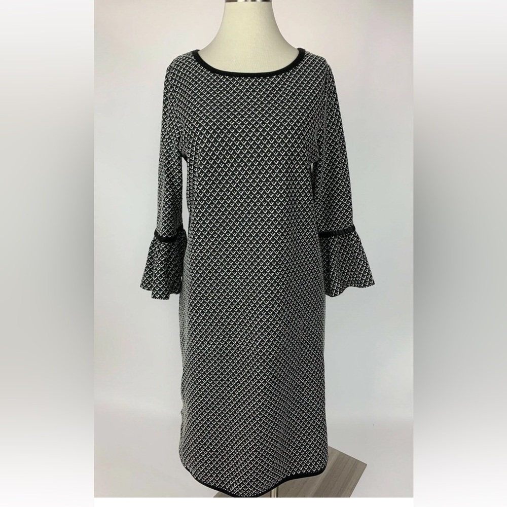 Max Studio Black and White Geometric Bell Sleeve Dress